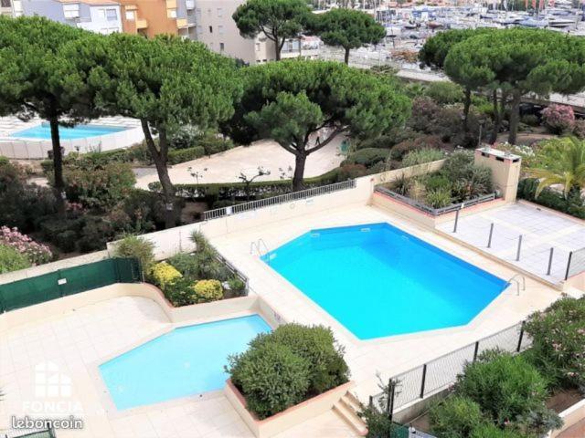Appartement 1Ere Ligne Vue Port Avec Balcon, Piscine Agde Luaran gambar