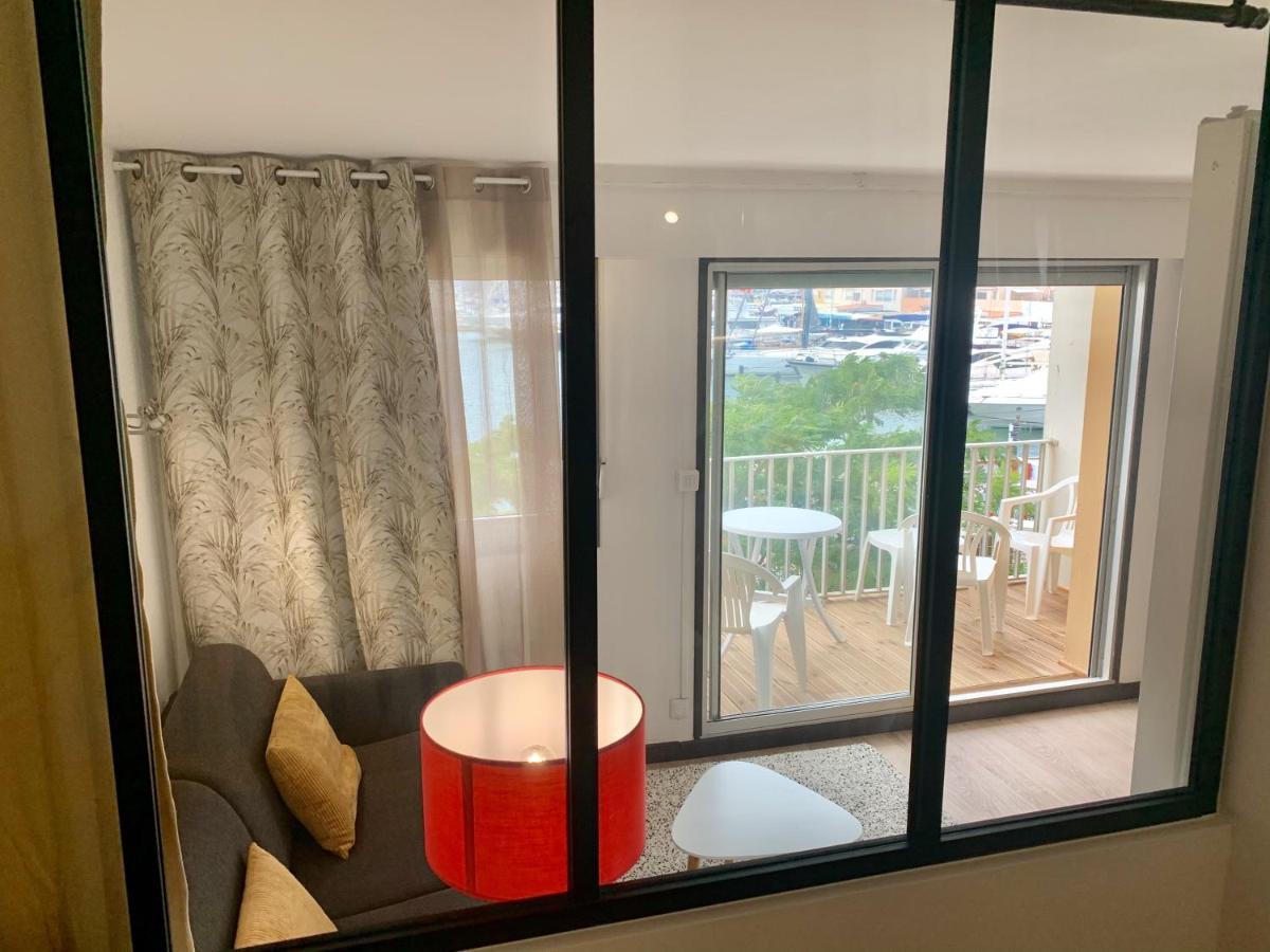 Appartement 1Ere Ligne Vue Port Avec Balcon, Piscine Agde Luaran gambar